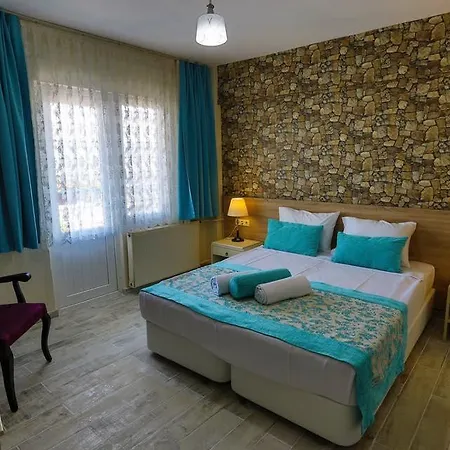 Sunset Garden Oda ve Kahvaltı Kuşadası